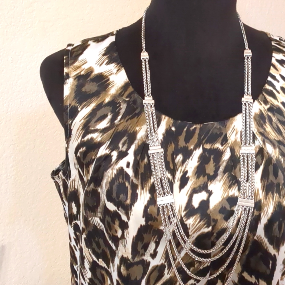 CHICO’S SLEEVELESS TOP - Picture 2 of 7